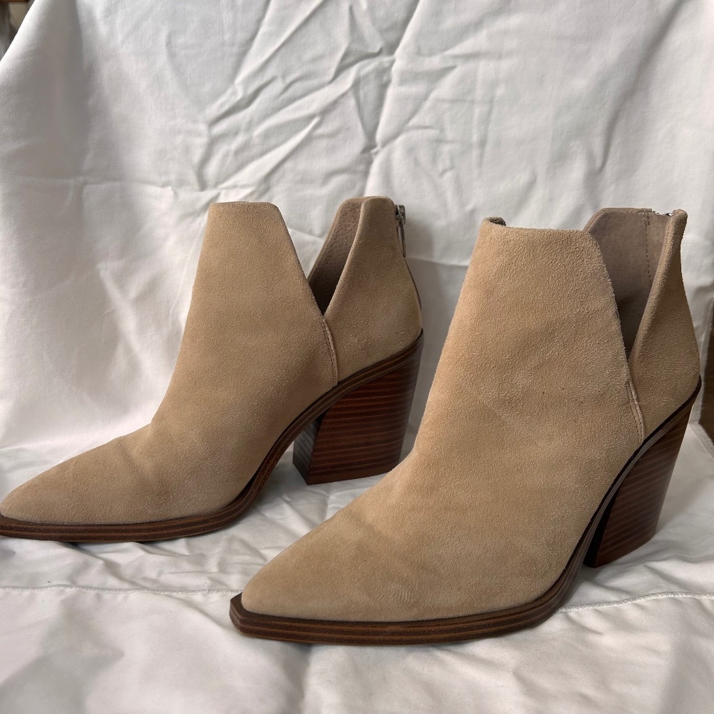 Vince Camuto Suede Ankle Booties – Gigietta – Size 8.5